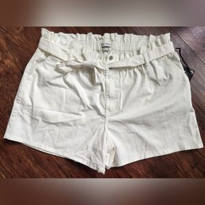 Ava & Viv Women’s White Summer Shorts 2X Plus Size Lightweight Casual Style